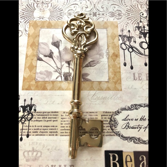 Skelton Key - Picture 1 of 4